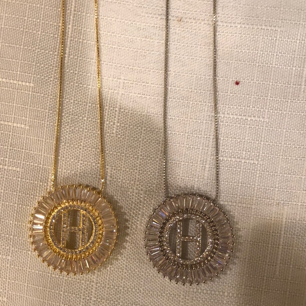 ❤️ Initial  necklace ❤️ H - Picture 2 of 2
